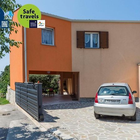 Apartments Petra Near Beach Veruda Exterior photo